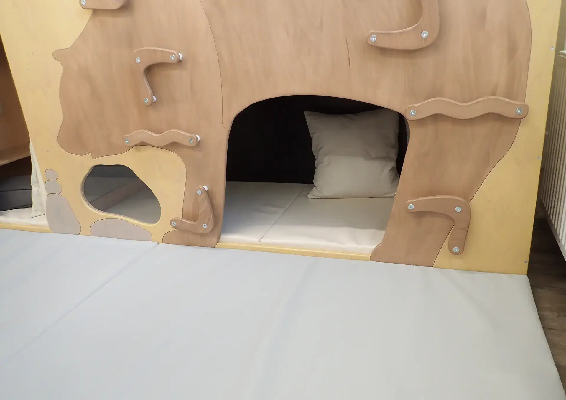 Baerenhoehlen-ruhewand-kindergartenbedarf-haidig